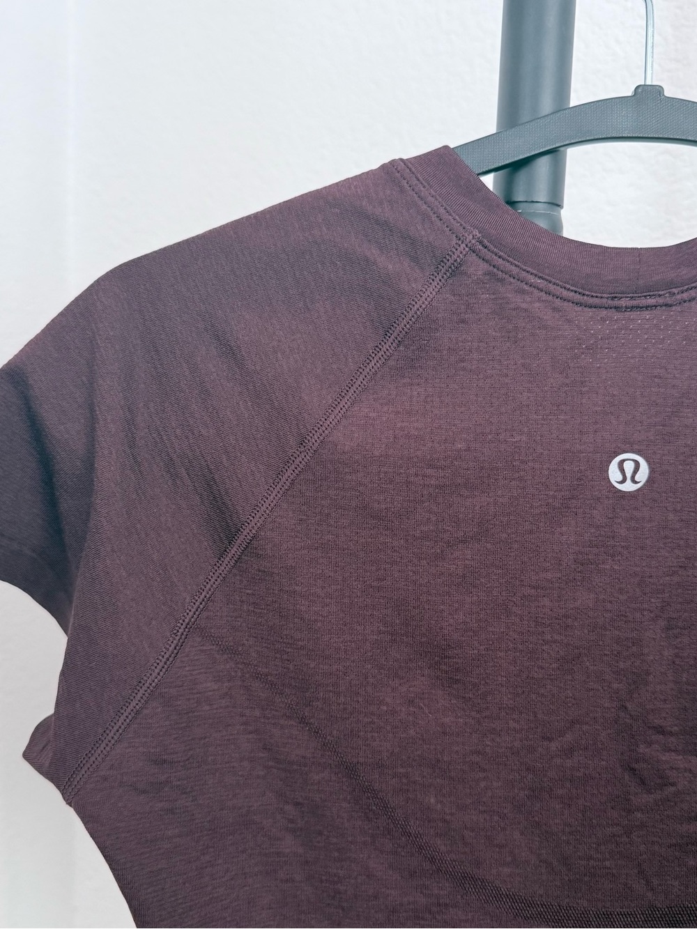 Swiftly Tech Cropped Short Sleeve 2.0 Plum - Picture 5 of 5